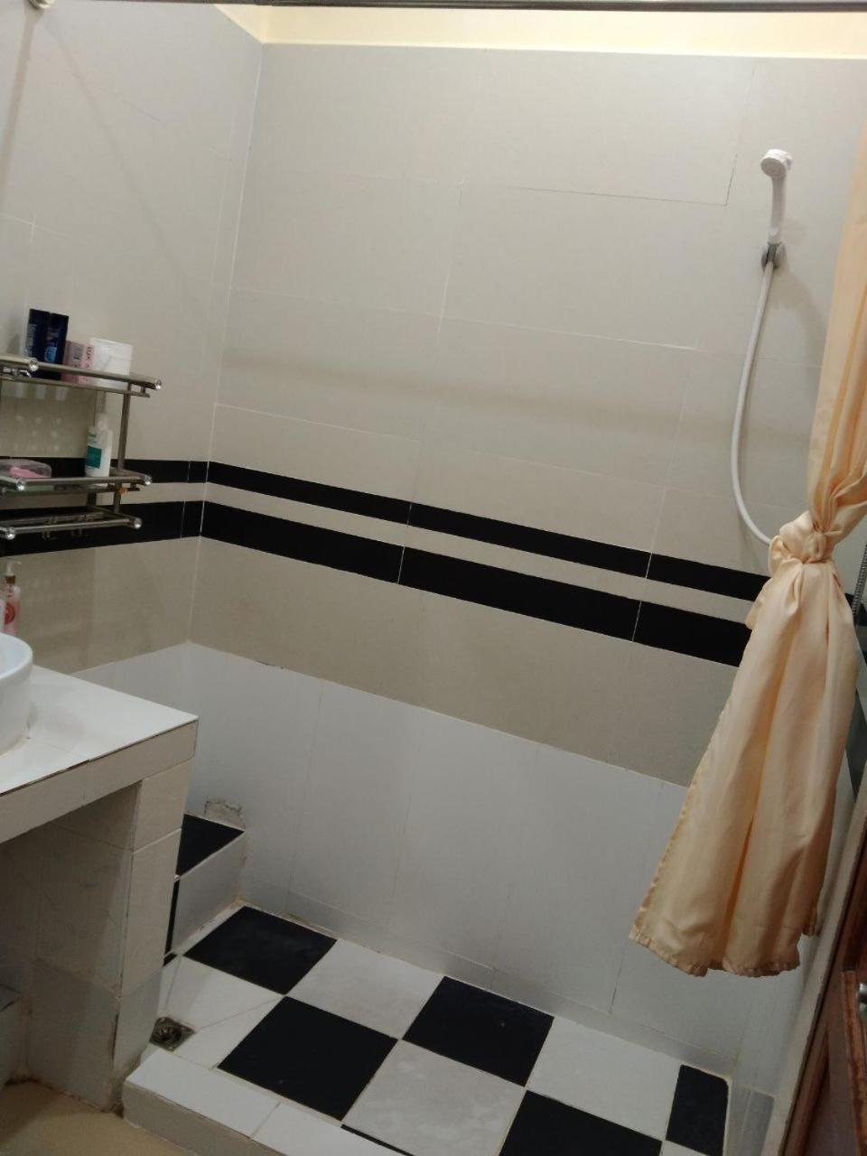 Room 12 - Studio In A Villa 5Mn Walk From The Royal Palace With Swimming Pool Phnom Penh Ngoại thất bức ảnh